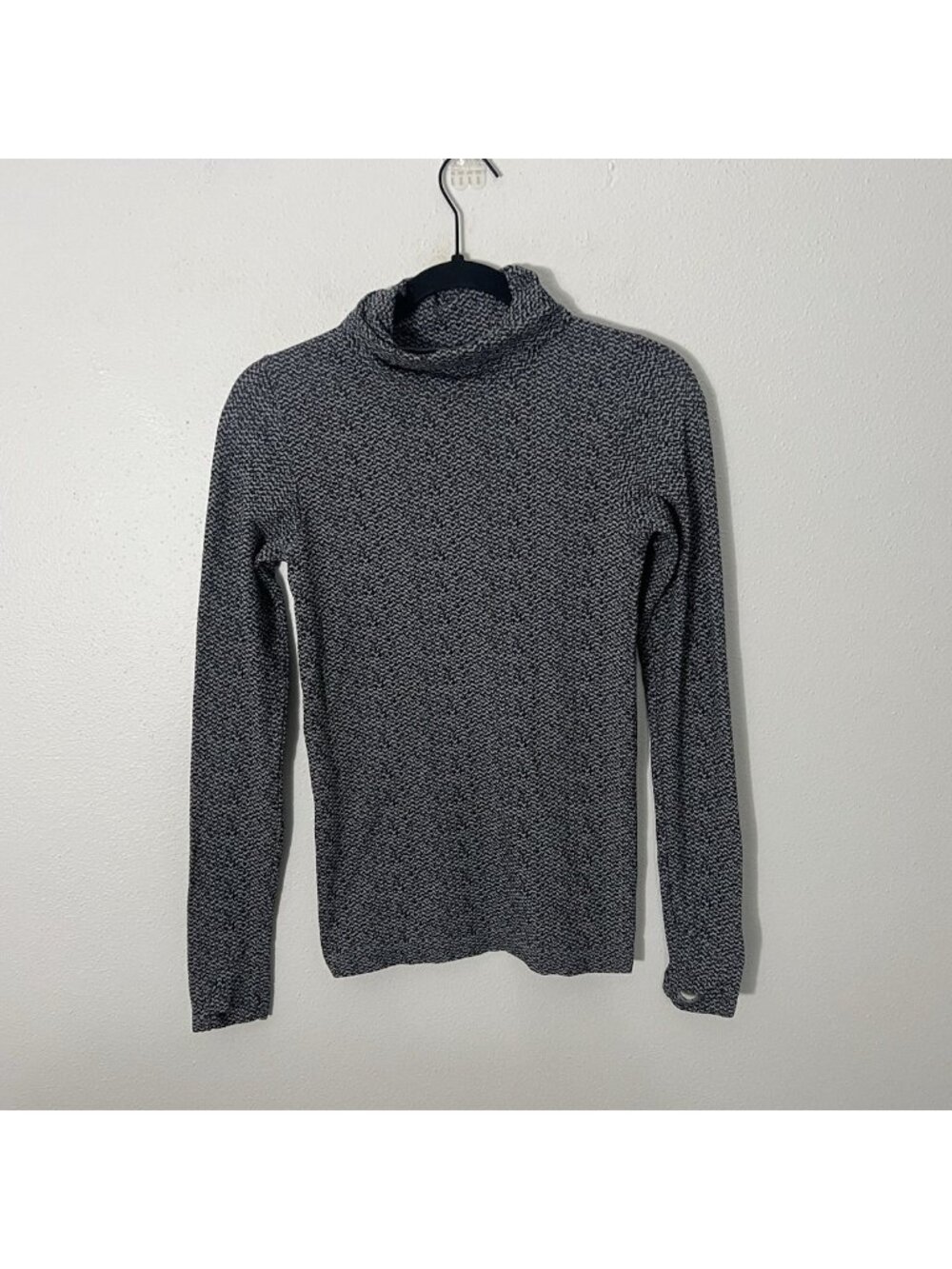 Athleta Flurry Peak Gray Turtleneck Thumbholes Size XS